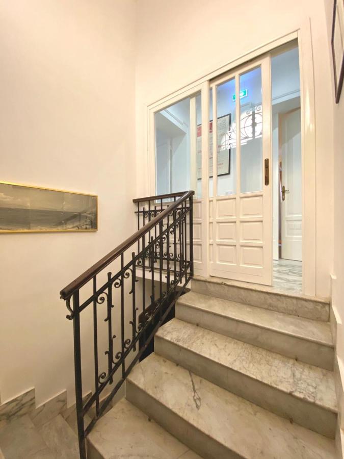 Al Teatro Bed and Breakfast Reggio di Calabria Buitenkant foto