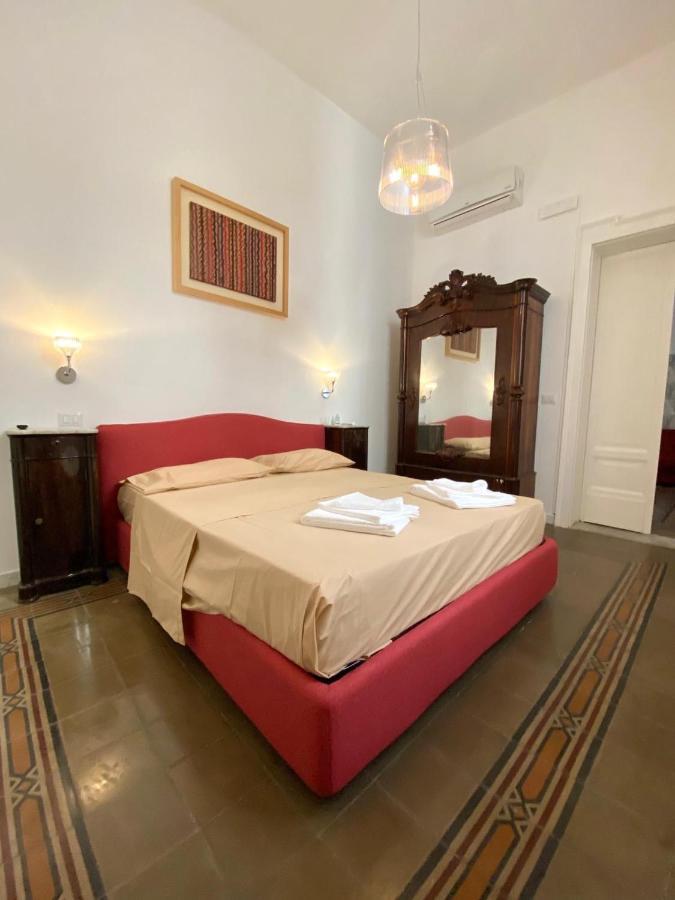 Al Teatro Bed and Breakfast Reggio di Calabria Buitenkant foto