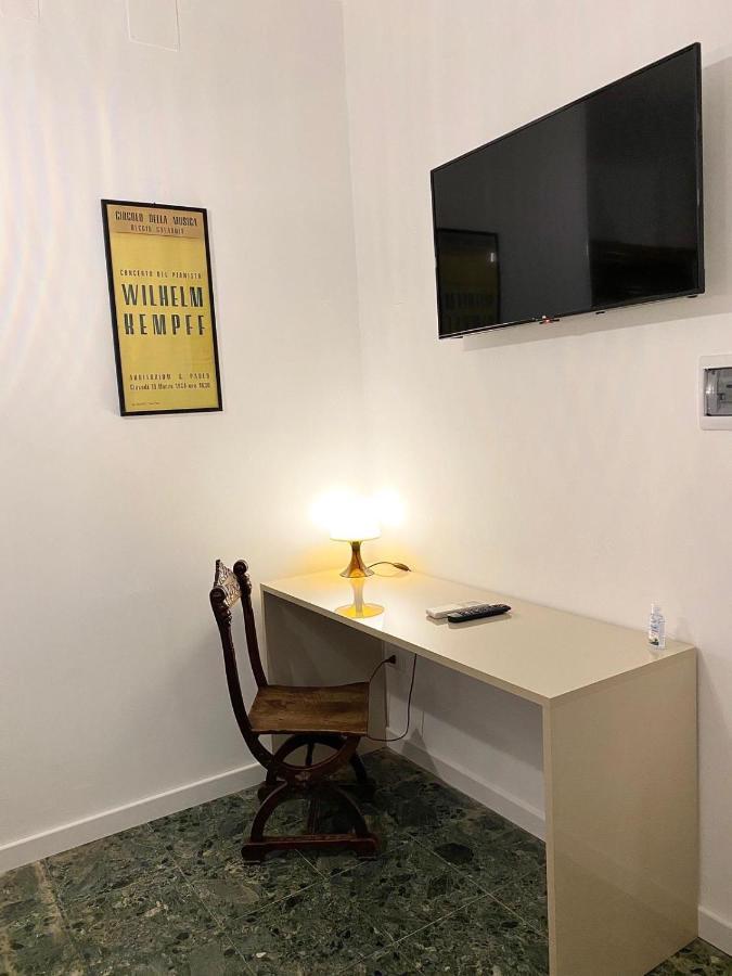 Al Teatro Bed and Breakfast Reggio di Calabria Buitenkant foto