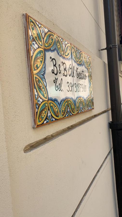 Al Teatro Bed and Breakfast Reggio di Calabria Buitenkant foto